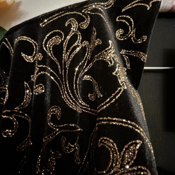 Notations Cardigans Women’s
Formal Black Burnout Floral Long Sleeve 1X Jacket - Picture 7 of 16